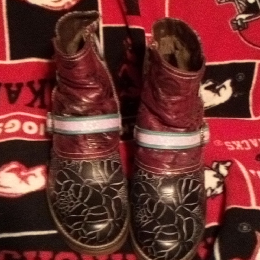 Socofy booties multi color black toes maroon tops really cute attention getters.